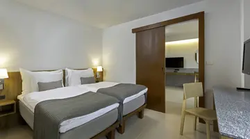 SUNWING KAMALA BEACH