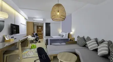 SUNWING KAMALA BEACH