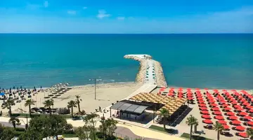 Supreme Hotel