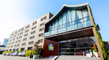 SURESTAY BY BEST WESTERN ICONIC ARI-JATUJAK