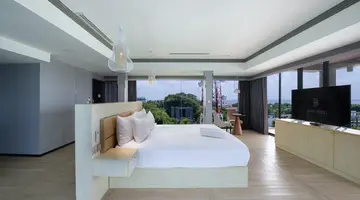 SWARN BY HAWKS HOTELS