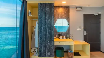SWARN BY HAWKS HOTELS