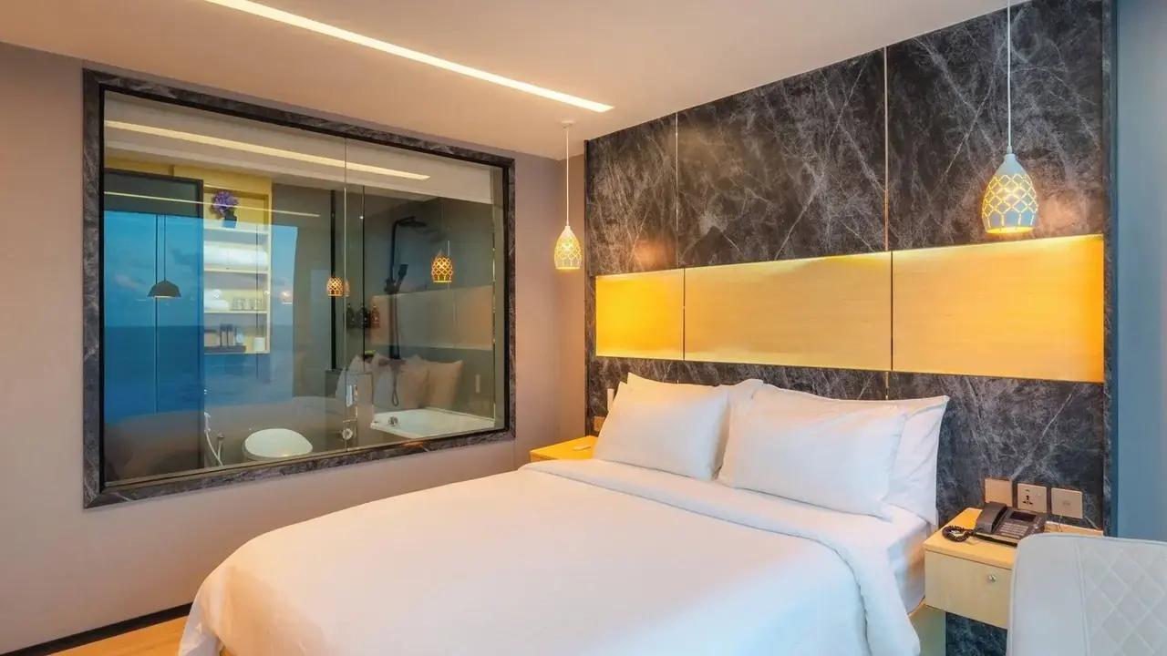 SWARN BY HAWKS HOTELS