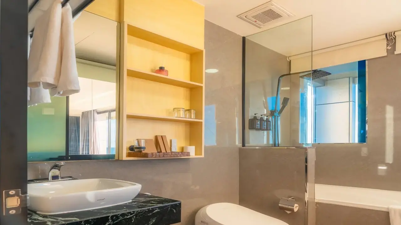 SWARN BY HAWKS HOTELS