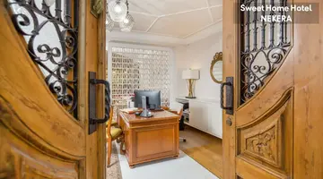 Sweet Home Hotel