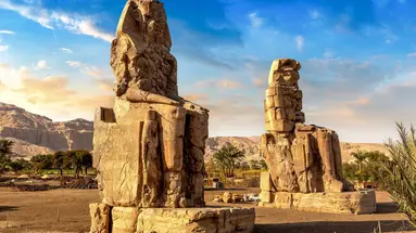 Symbole Egiptu – Nil i Piramidy z Marsa Alam