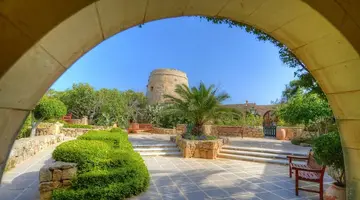 Ta' Cenc Hotel