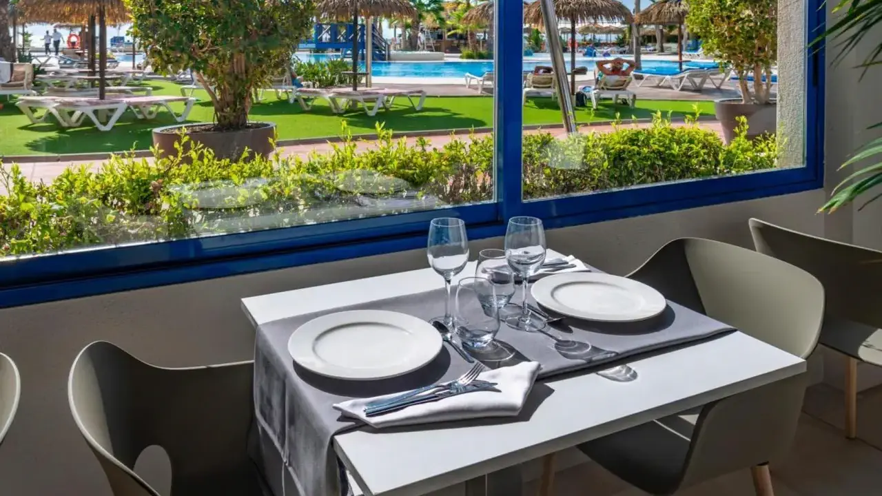 Tahiti Playa Hotel and Suites