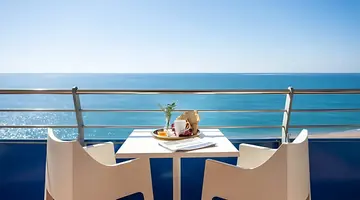 Tahiti Playa Hotel and Suites