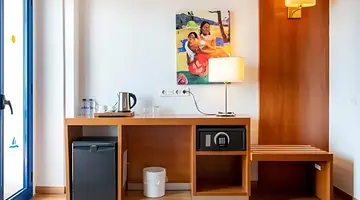 Tahiti Playa Hotel and Suites