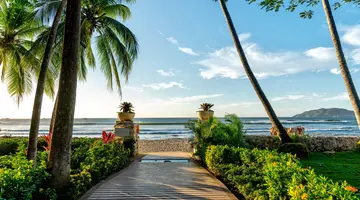 Tamarindo Diria Beach Resort