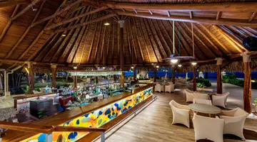 Tamarindo Diria Beach Resort