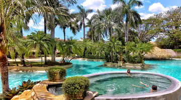 Tamarindo Diria Beach Resort