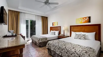 Tamarindo Diria Beach Resort
