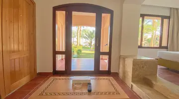 TAMRA BEACH HOTEL