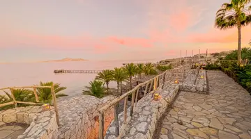 TAMRA BEACH HOTEL