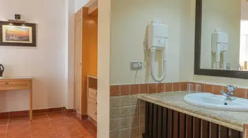 TAMRA BEACH HOTEL