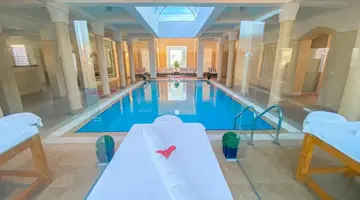 TAMRA BEACH HOTEL