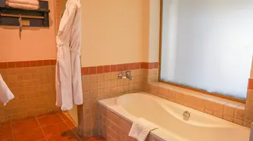 TAMRA BEACH HOTEL