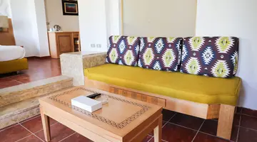 TAMRA BEACH HOTEL