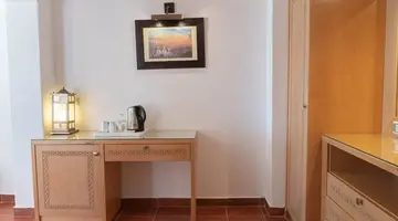 TAMRA BEACH HOTEL