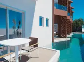 Tarra Seaside Hotel