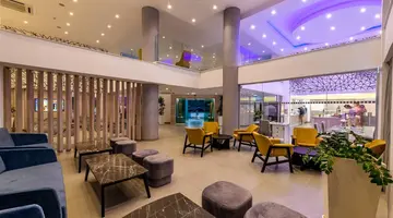 Tasia Maris Sands Beach Hotel