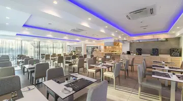 Tasia Maris Sands Beach Hotel