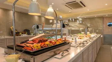 Tasia Maris Sands Beach Hotel