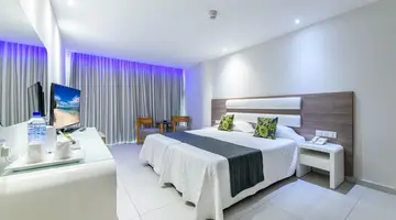 Tasia Maris Sands Beach Hotel