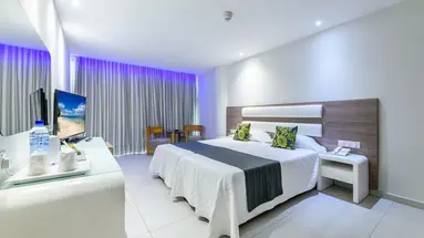 Tasia Maris Sands Beach Hotel