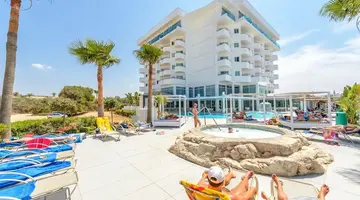 Tasia Maris Sands Beach Hotel