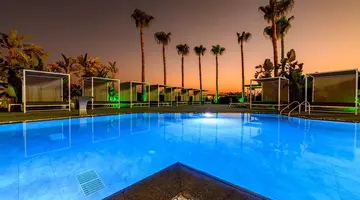 Tasia Maris Sands Beach Hotel