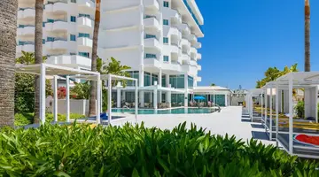 Tasia Maris Sands Beach Hotel