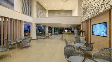 Tasia Maris Sands Beach Hotel
