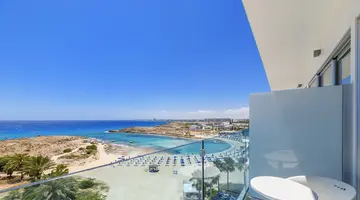 Tasia Maris Sands