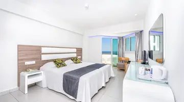 Tasia Maris Sands