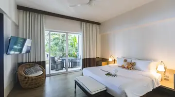 Tasia Maris Seasons Hotel