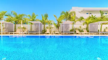 Tasia Maris Seasons Hotel