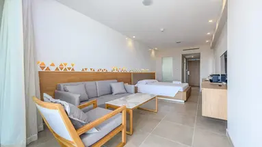 Tasia Maris Seasons Hotel