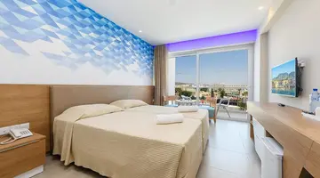 Tasia Maris Seasons Hotel