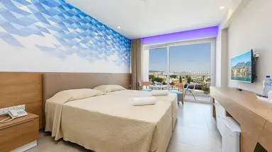 Tasia Maris Seasons Hotel