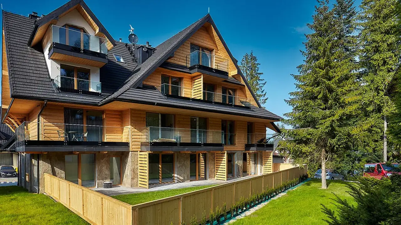Tatra Square Apartments