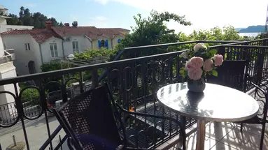 TEODORA APARTMENTS