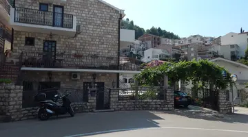 TEODORA APARTMENTS