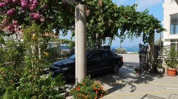TEODORA APARTMENTS