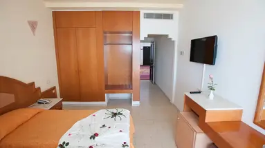 THAPSUS BEACH RESORT