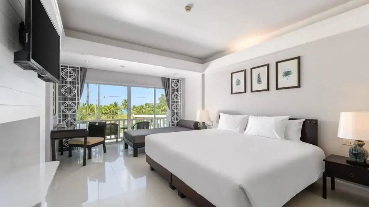 Thavorn Palm Beach Resort