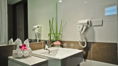 THE ASHLEE PLAZA PATONG HOTEL & SPA