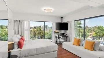 The Athenaeum Luxury Hotel